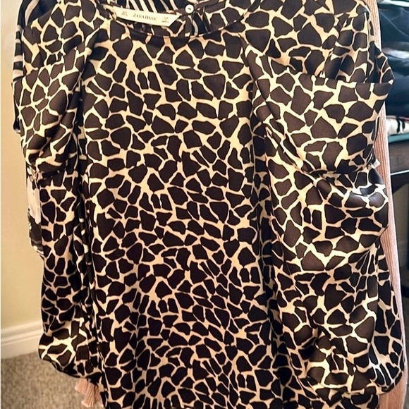 Shein Large Animal Print - Picture 1 of 2